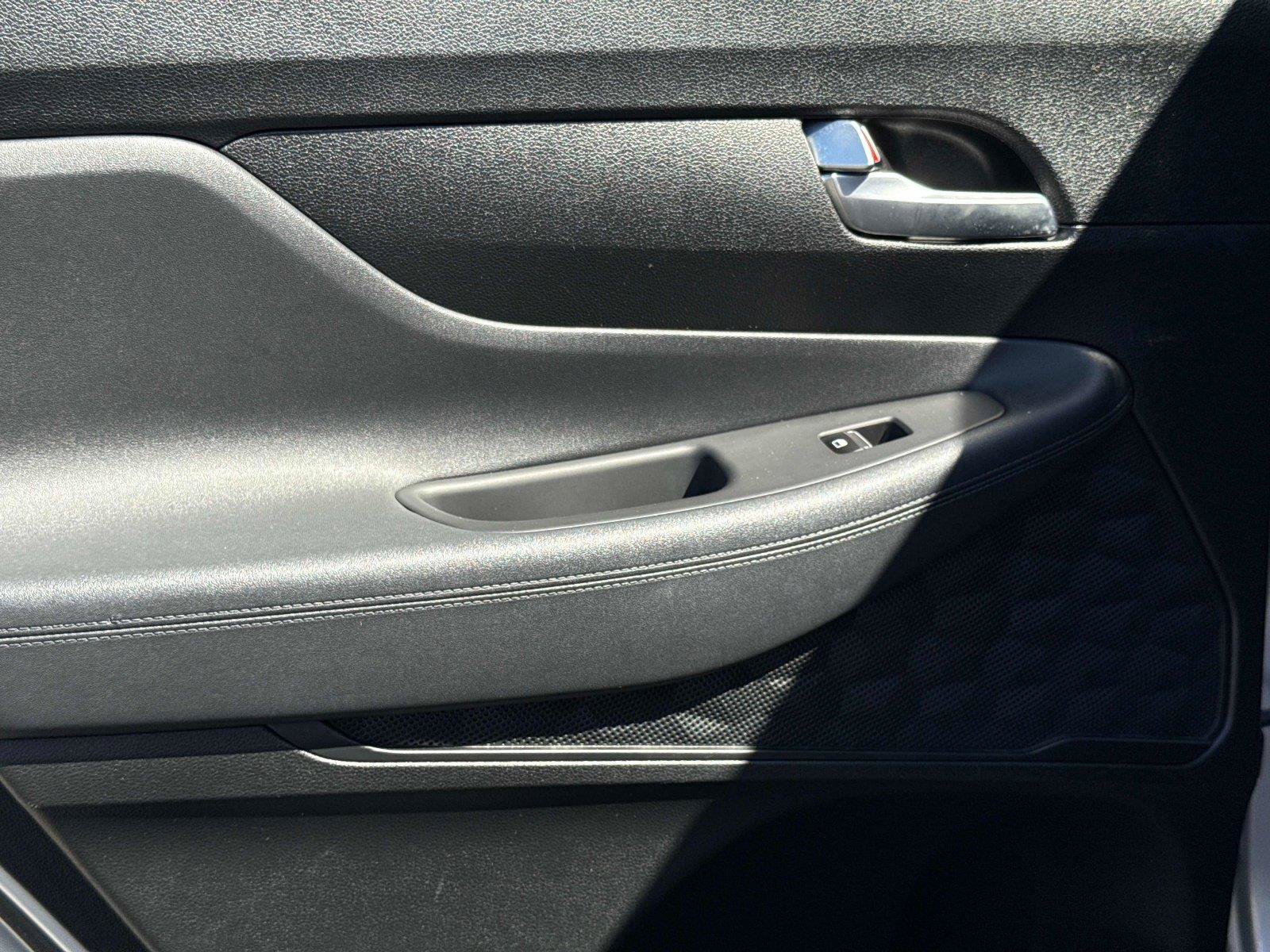 Used 2019 Hyundai Santa Fe SE FWD image 12