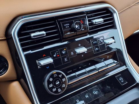 New 2026 Nissan Armada SL w/ Captain's Chari Seat Package image 15