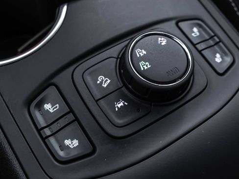Used 2022 GMC Terrain SLE w/ Driver Convenience Package AWD/4WD image 32