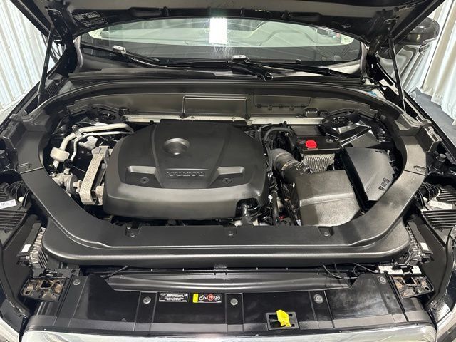 Used 2019 Volvo XC60 T5 Momentum w/ Multimedia Package AWD/4WD image 32