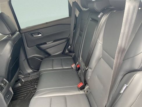 Used 2023 Nissan Rogue SV w/ SV Premium B Package AWD/4WD image 17