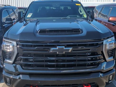 Used 2025 Chevrolet Silverado 2500 LTZ w/ LTZ Plus Package image 1