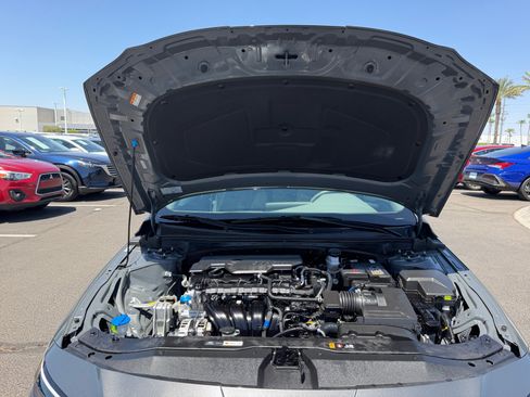 Used 2025 Hyundai Elantra Sport FWD image 22