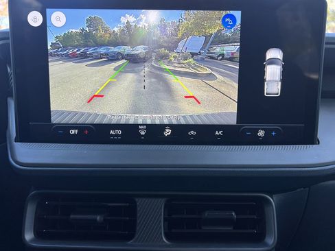 New 2025 Ford Maverick XL image 3