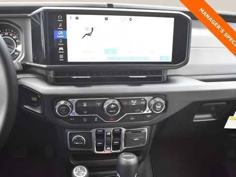 New 2025 Jeep Gladiator Sport image 19