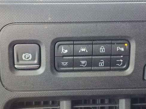 New 2025 Chevrolet Brightdrop 600 w/ Power Door Package image 17