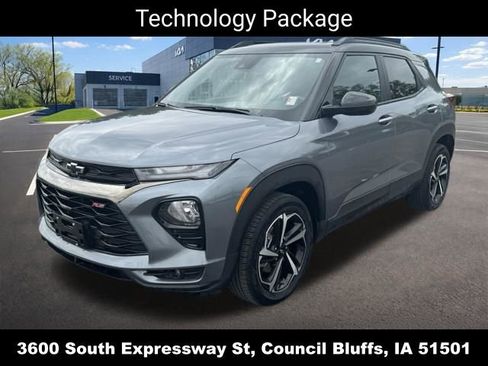 Used 2021 Chevrolet TrailBlazer RS w/ Sun and Liftgate Package AWD/4WD image 9