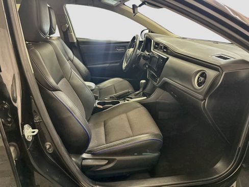 Used 2017 Toyota Corolla SE FWD image 31