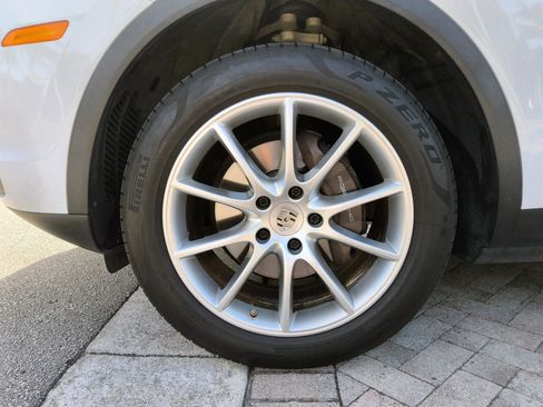 Used 2019 Porsche Cayenne image 37