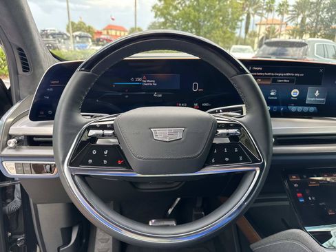 Used 2026 Cadillac Vistiq Premium Luxury AWD/4WD image 15