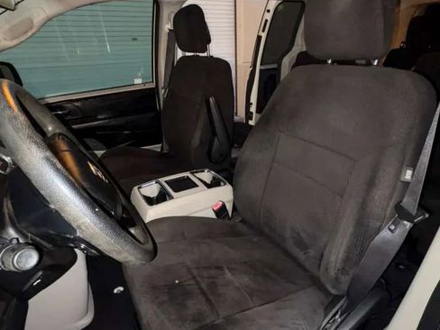 Used 2012 Dodge Grand Caravan SXT image 7