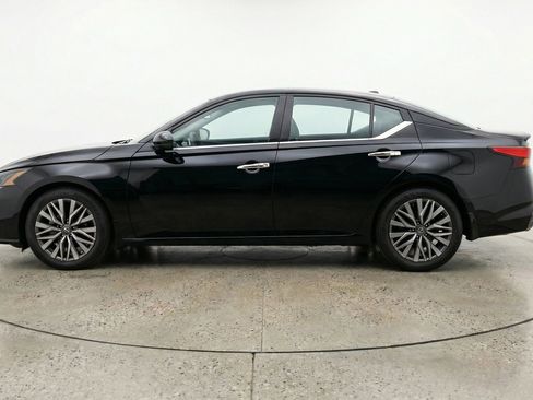 Used 2025 Nissan Altima 2.5 SV image 5