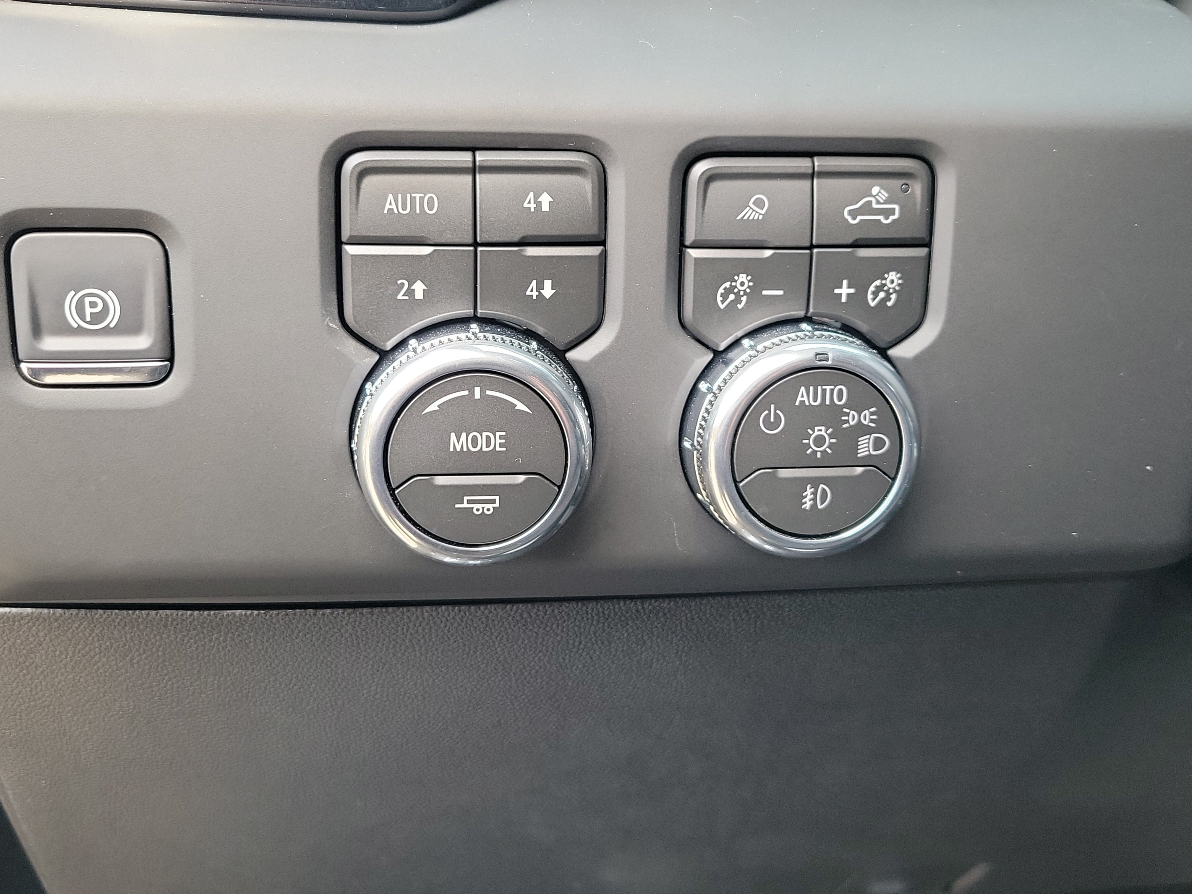 Used 2026 GMC Sierra 2500 AT4 w/ AT4 Premium Plus Package AWD/4WD image 30