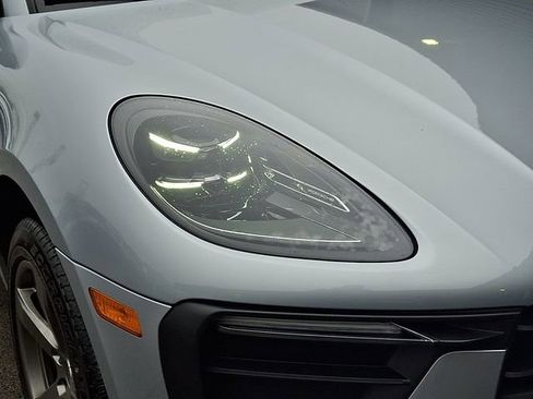 Certified 2023 Porsche Macan image 11