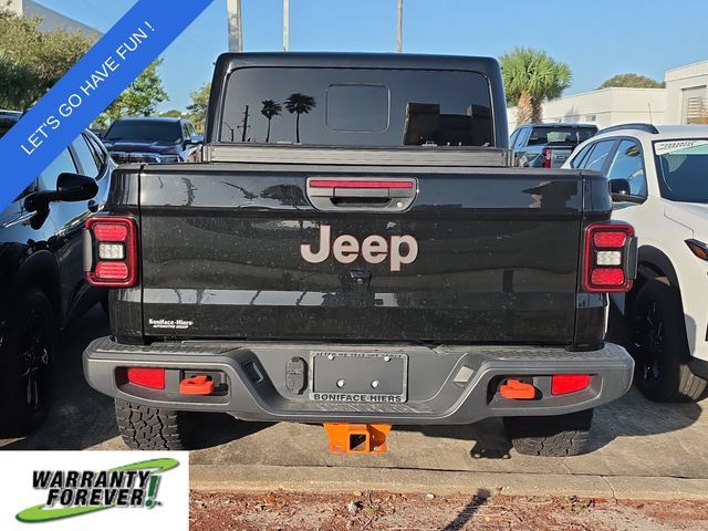 Used 2025 Jeep Gladiator Mojave w/ Convenience Group AWD/4WD image 5