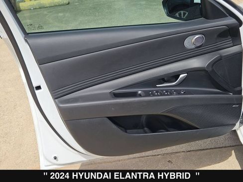 Used 2024 Hyundai Elantra Limited FWD image 14