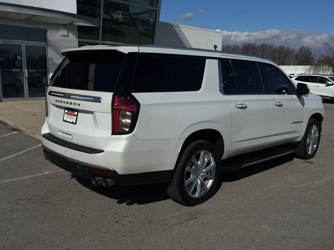Used 2023 Chevrolet Suburban High Country image 8