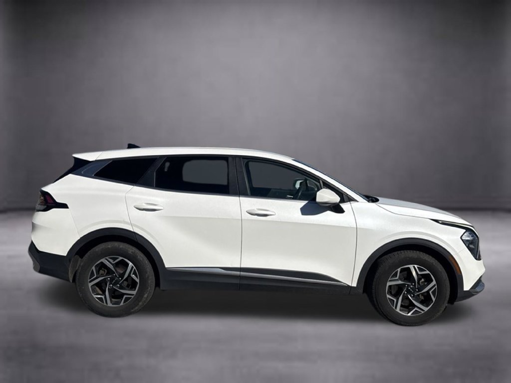Used 2023 Kia Sportage LX FWD image 3