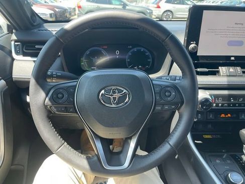 Used 2025 Toyota RAV4 XSE w/ Advanced Technology Package AWD/4WD image 25
