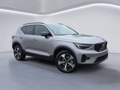 New 2026 Volvo XC40 B5 Plus w/ Climate Package