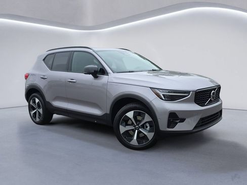 New 2026 Volvo XC40 B5 Plus w/ Climate Package AWD/4WD image 2