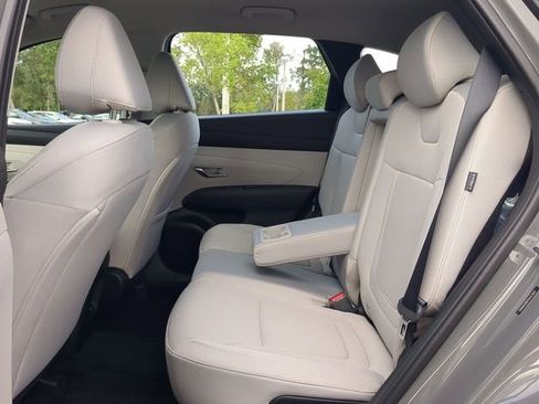 New 2025 Hyundai Tucson SE image 13