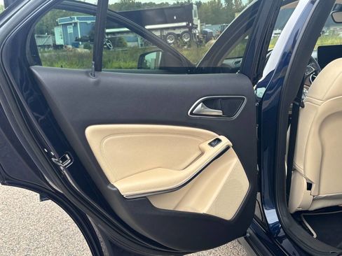 Used 2018 Mercedes-Benz GLA 250 4MATIC image 11