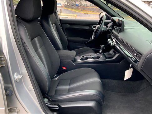 Used 2023 Honda Civic Sport image 8