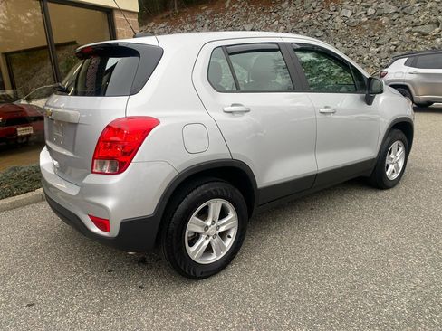 Used 2020 Chevrolet Trax LS image 2