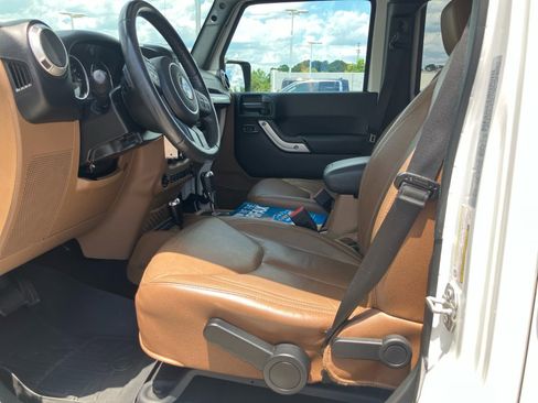 Used 2018 Jeep Wrangler Unlimited Sahara w/ Max Tow Package AWD/4WD image 34