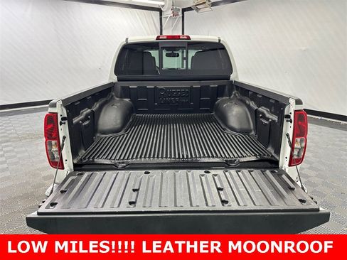 Used 2019 Nissan Frontier SL image 19