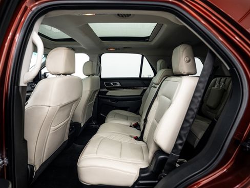 Used 2016 Ford Explorer Platinum AWD/4WD image 17