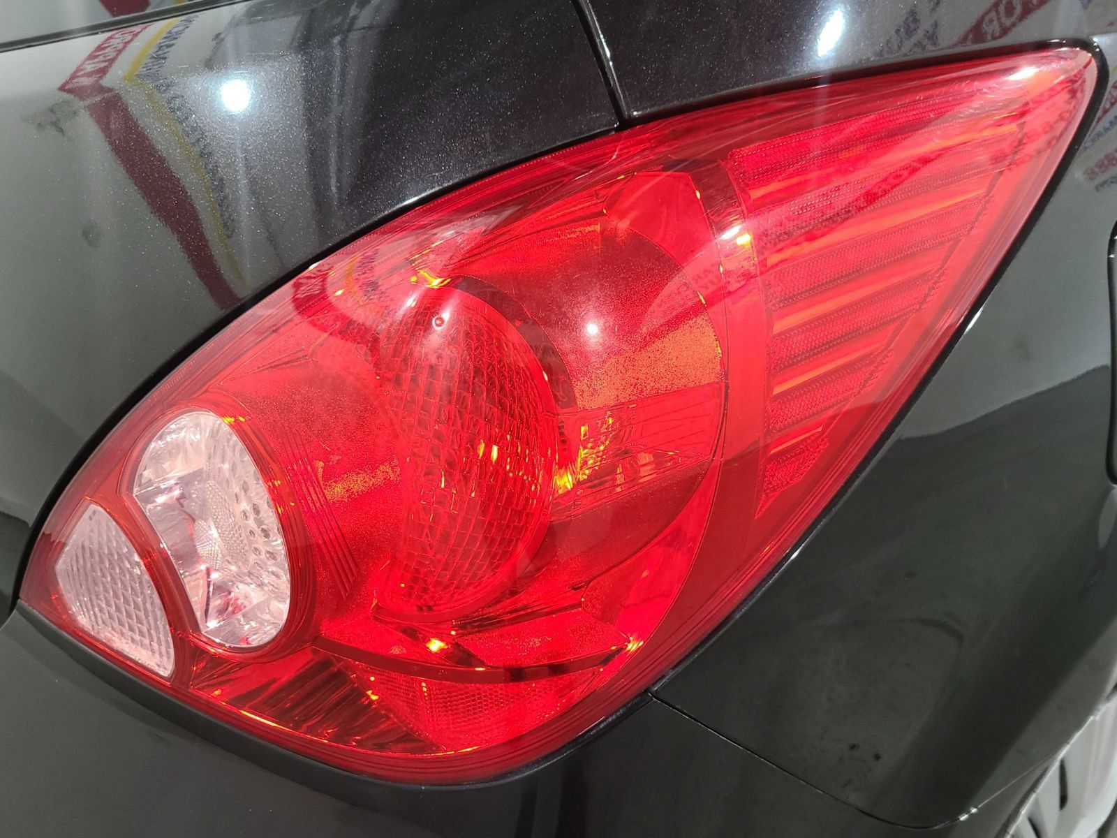 Used 2012 Nissan Versa 1.8 S w/ Plus Pkg FWD image 11