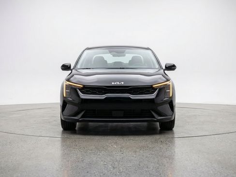 Used 2025 Kia K4 FWD image 2