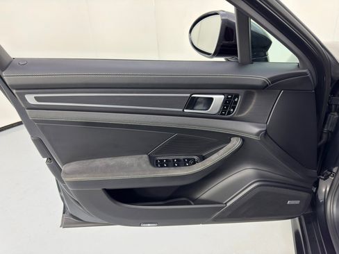 Used 2019 Porsche Panamera GTS AWD/4WD image 45