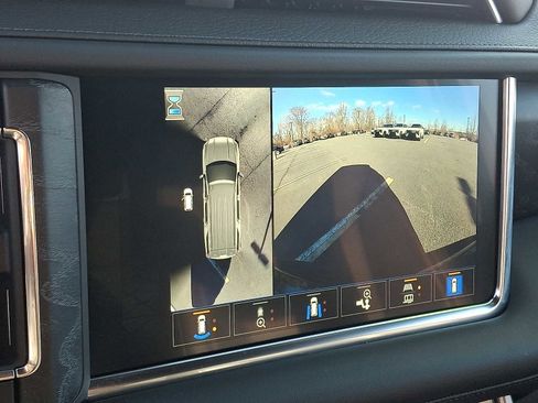 Used 2024 GMC Yukon Denali image 21