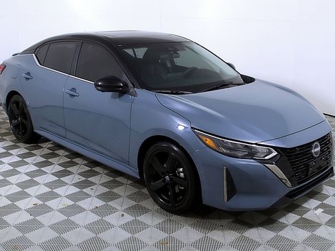 Used 2024 Nissan Sentra SR w/ SR Premium Package image 6