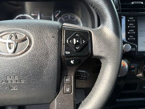 Used 2021 Toyota 4Runner Venture w/ Moonroof Package AWD/4WD image 17