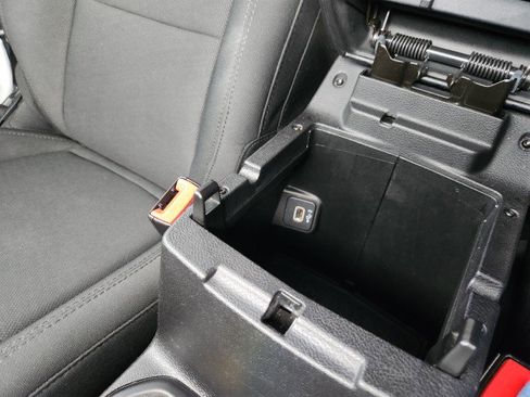 Used 2018 Jeep Wrangler Sport image 38