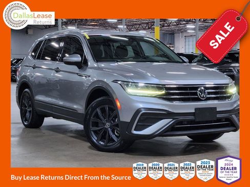 Used 2022 Volkswagen Tiguan SE FWD image 1