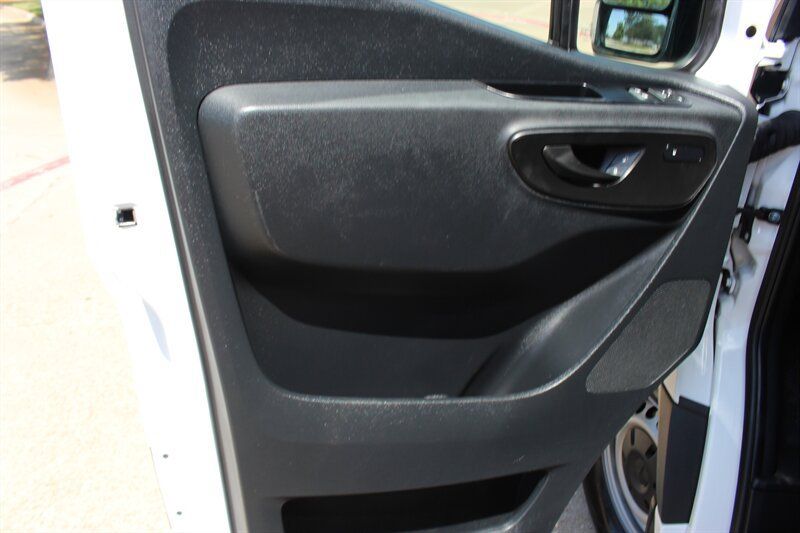 Used 2024 Mercedes-Benz Sprinter 2500 image 27