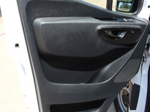 Used 2024 Mercedes-Benz Sprinter 2500 image 27