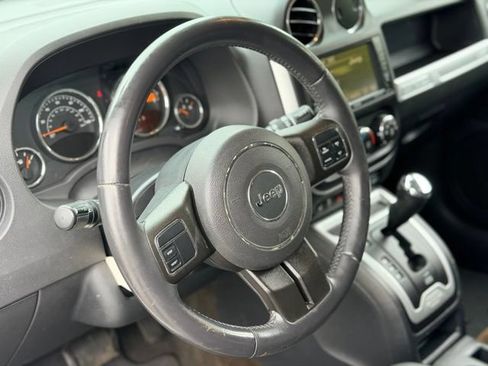 Used 2014 Jeep Compass Latitude AWD/4WD image 7