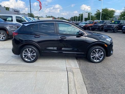 Used 2023 Buick Encore GX Select w/ Sport Touring Package AWD/4WD image 2
