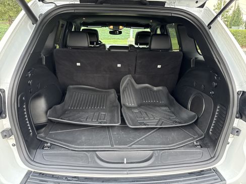 Used 2022 Jeep Grand Cherokee Laredo X AWD/4WD image 35