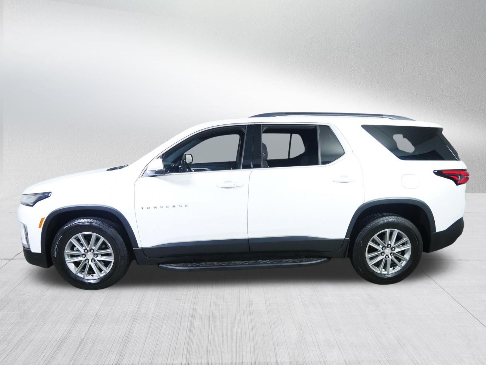 Used 2023 Chevrolet Traverse LT FWD image 4