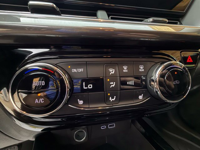 Used 2025 Chevrolet Trax ACTIV w/ Driver Confidence Package FWD image 26