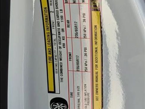 Used 2023 Chrysler Pacifica Touring-L image 18