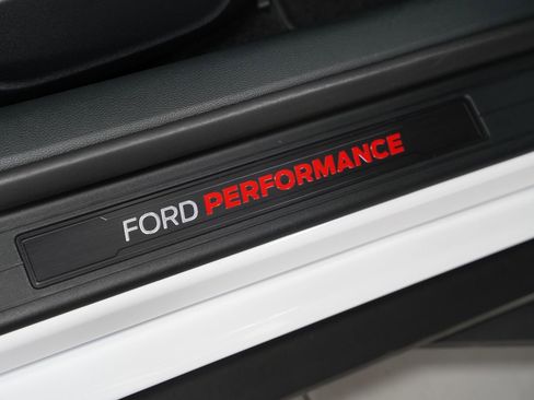 Used 2020 Ford Mustang Shelby GT500 w/ Carbon Fiber Track Pack image 35