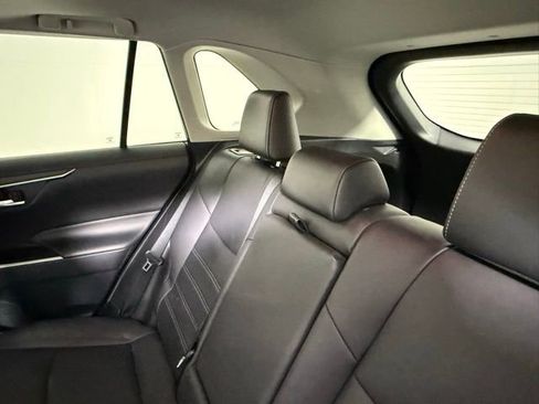 Used 2019 Toyota RAV4 XLE Premium image 36